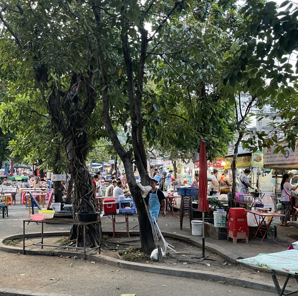 many vendors selling food at the Chiang Mai Gate Market 