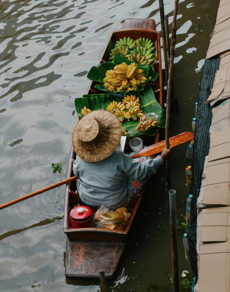 vendor at Damnoen Saduak Floating Market