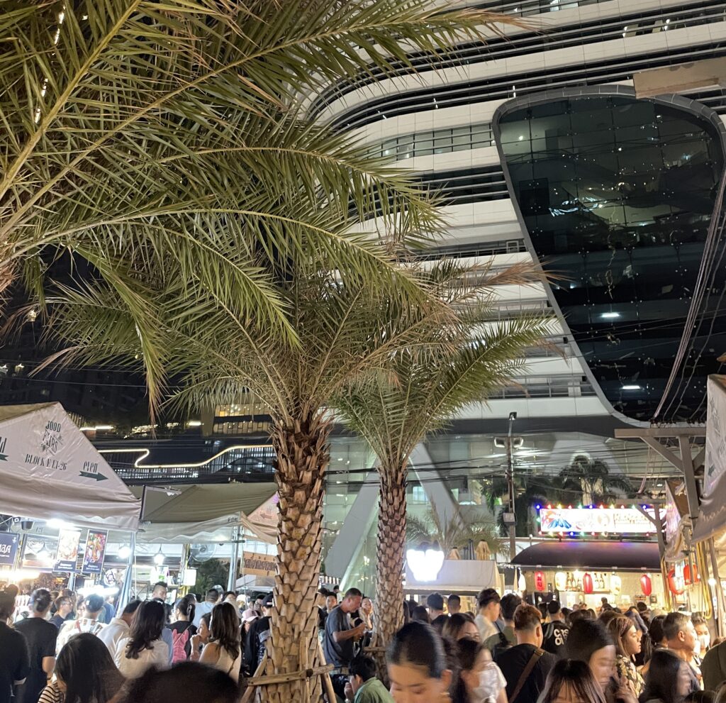 jodd fairs night market in Bangkok