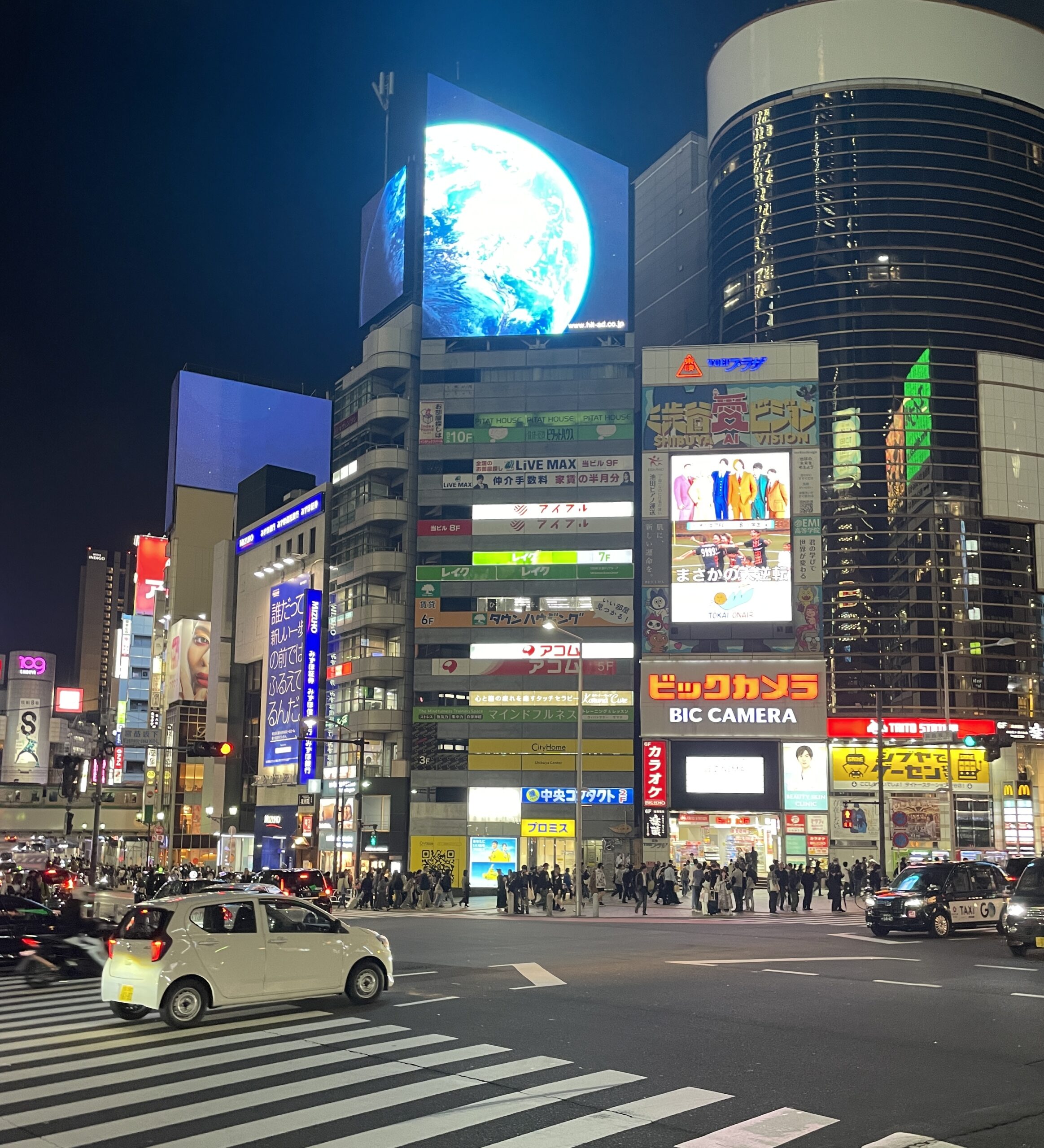 crosswalk in Shibuya, Tokyo
